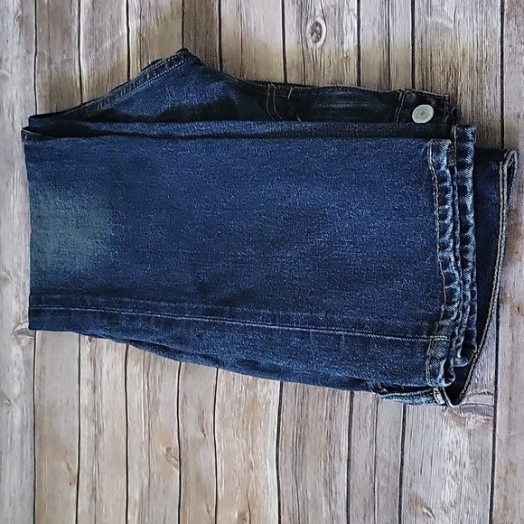 Levi's 502 dark wash regular taper sample jeans with 32.25" inseam - Picture 5 of 12